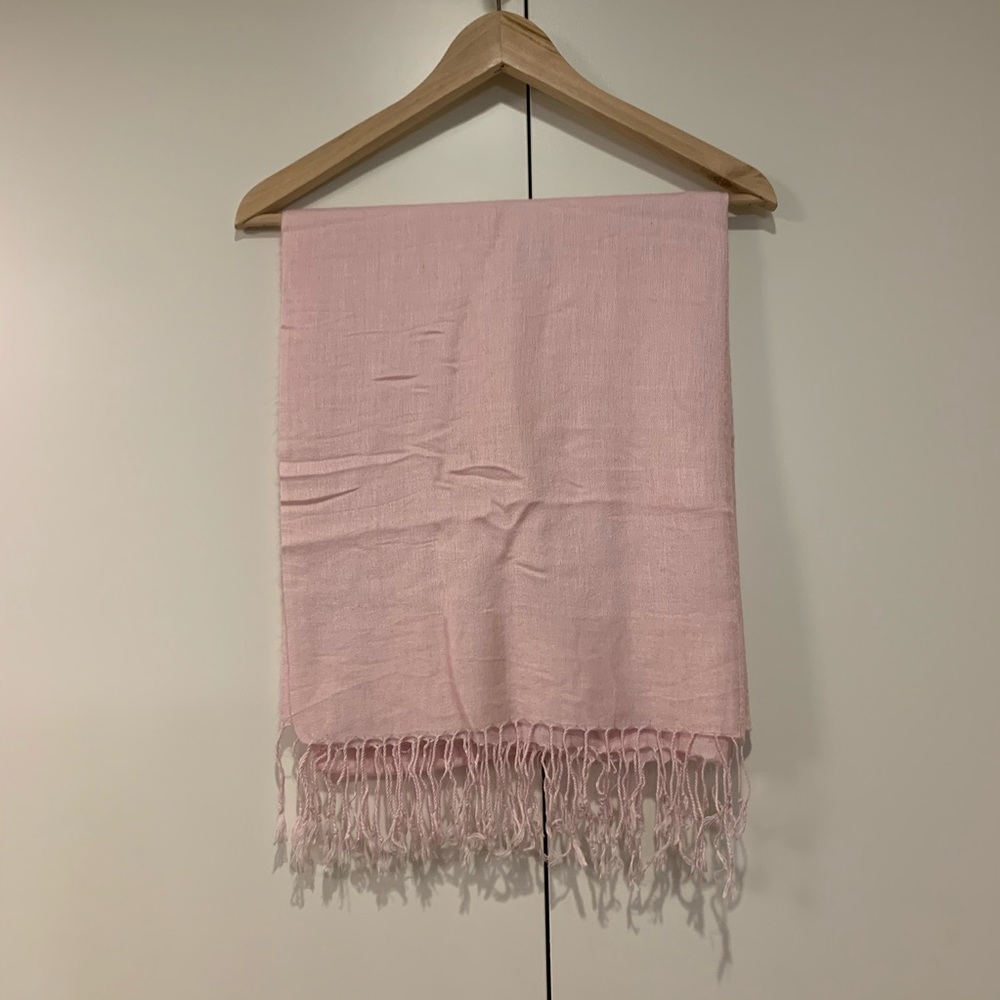 🤩brand new🤩pink soft scarf